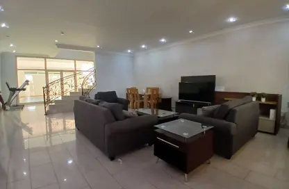 Villa - 3 Bedrooms - 4 Bathrooms for rent in Al Juffair - Capital Governorate
