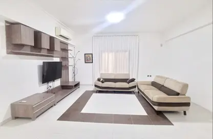 Apartment - 4 Bedrooms - 3 Bathrooms for sale in Busaiteen - Muharraq Governorate