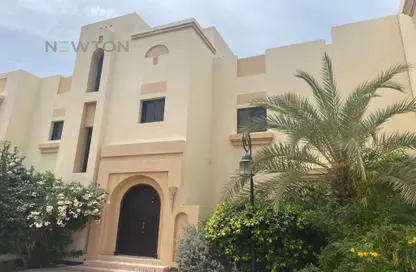 Outdoor Building image for: Villa - 5 Bedrooms - 5 Bathrooms for rent in Janabiya - Northern Governorate, Image 1