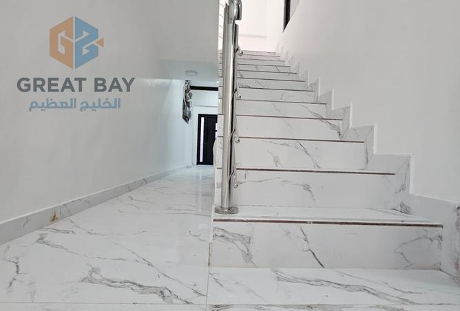 910068 - Property Image 3