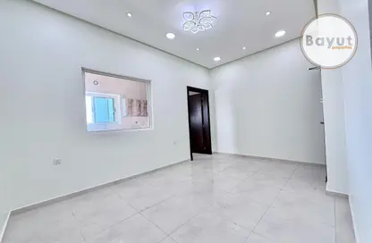 شقة - 2 غرف نوم - 2 حمامات للايجار في توبلي - المحافظة الوسطى