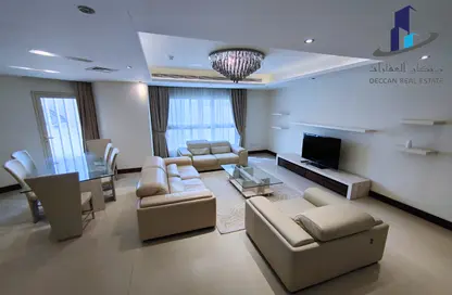 Apartment - 2 Bedrooms - 2 Bathrooms for rent in Al Juffair - Capital Governorate