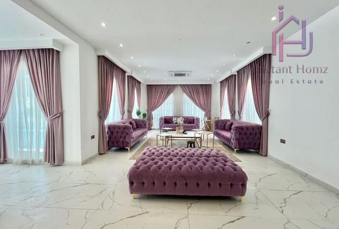 988499 - Property Image 3