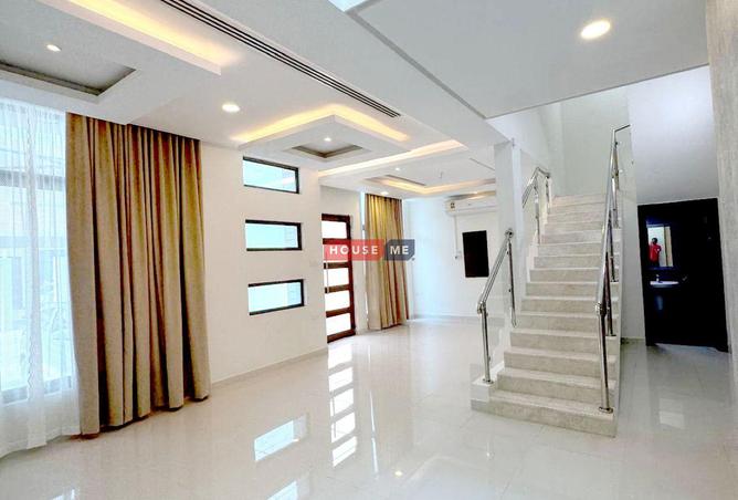 975164 - Property Image 2