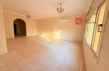 Apartment - 4 Bedrooms - 4 Bathrooms for rent in Um Al Hasam - Manama - Capital Governorate