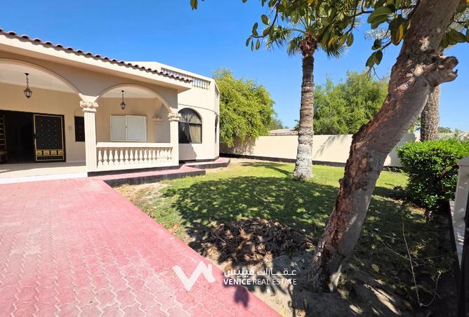 968074 - Property Image 2