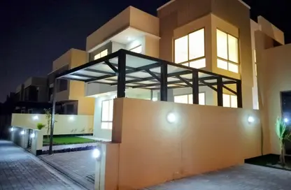 Villa - 4 Bedrooms - 5 Bathrooms for rent in Janabiya - Northern Governorate