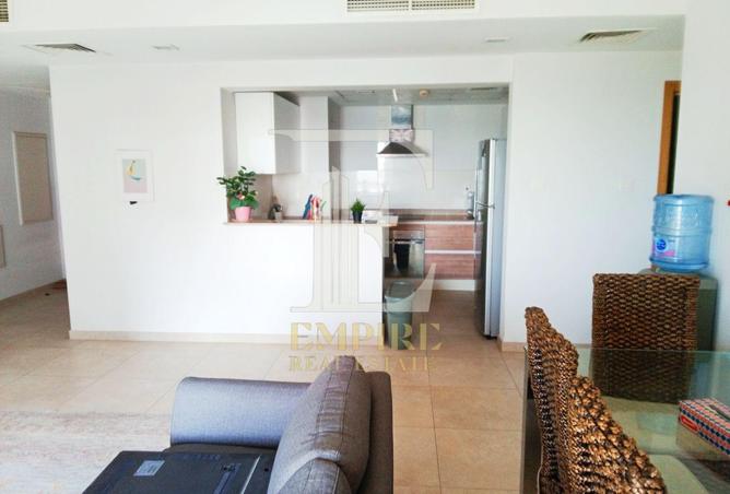 987596 - Property Image 2