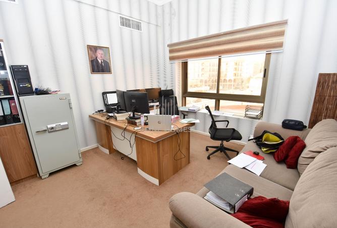 985812 - Property Image 2