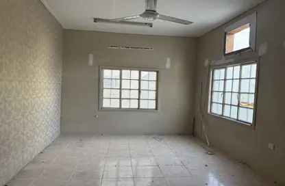 شقة - 4 غرف نوم - 3 حمامات للايجار في القضيبية - المنامة - محافظة العاصمة