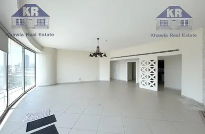 Apartment - 2 Bedrooms - 3 Bathrooms for sale in Sanabis - Manama - Capital Governorate