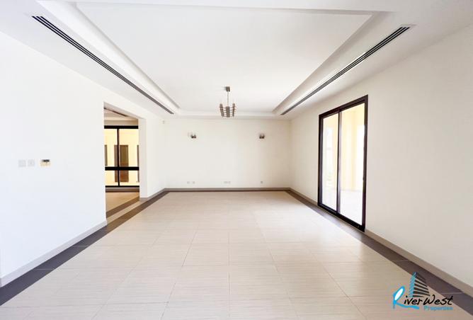 987194 - Property Image 3