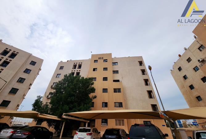 Apartment - 3 Bedrooms - 3 Bathrooms for rent in Isa Town - Central Governorate