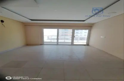 Apartment - 3 Bedrooms - 3 Bathrooms for rent in Hidd - Muharraq Governorate
