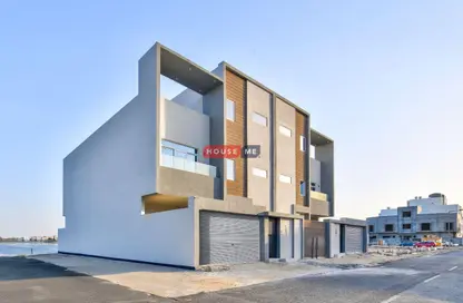 Villa - 4 Bedrooms - 5 Bathrooms for sale in Tubli - Central Governorate