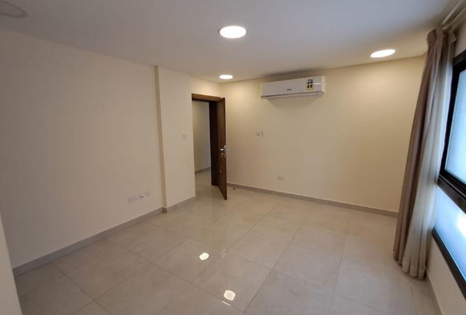 973407 - Property Image 3