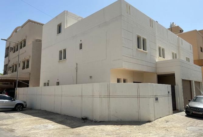 983671 - Property Image 2