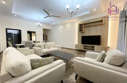 Apartment - 3 Bedrooms - 4 Bathrooms for rent in Mahooz - Manama - Capital Governorate