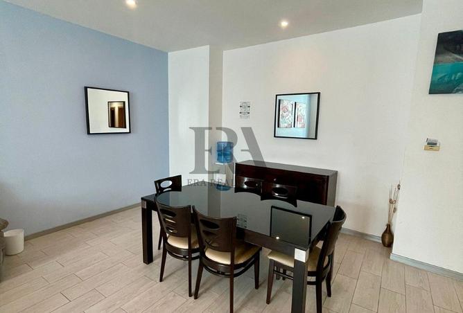 987232 - Property Image 2