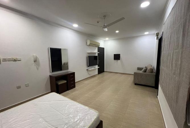 979242 - Property Image 2