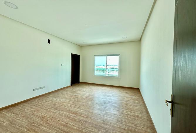 957299 - Property Image 3