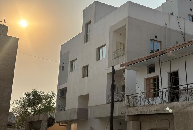 957327 - Property Main Image