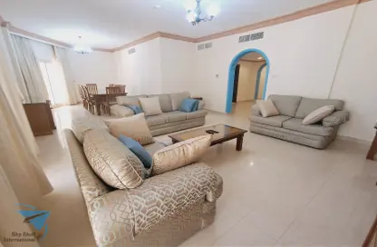 Apartment - 3 Bedrooms - 3 Bathrooms for rent in Al Juffair - Capital Governorate