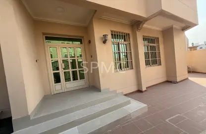 شقة - 4 غرف نوم - 3 حمامات للايجار في توبلي - المحافظة الوسطى