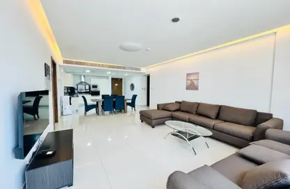 Apartment - 3 Bedrooms - 4 Bathrooms for rent in Al Juffair - Capital Governorate