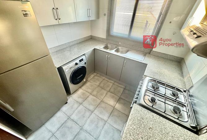 985869 - Property Image 3