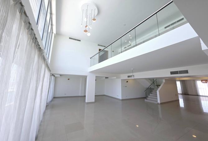 952306 - Property Image 2