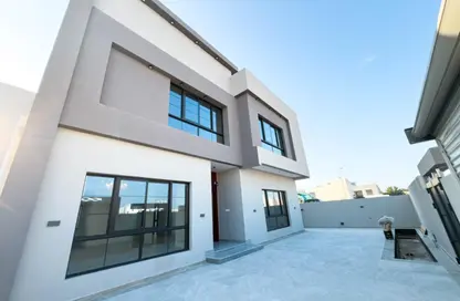 Villa - 4 Bedrooms - 5 Bathrooms for sale in Janabiya - Northern Governorate