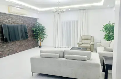 Apartment - 4 Bedrooms - 3 Bathrooms for rent in Busaiteen - Muharraq Governorate