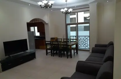 صورة لـ غرفة المعيشة / غرفة الطعام شقة - 2 غرف نوم - 2 حمامات للايجار في البرهامة - المنامة - محافظة العاصمة ، صورة رقم 1