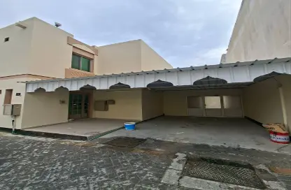 Villa - 4 Bedrooms - 2 Bathrooms for rent in Al Bahair - Riffa - Southern Governorate