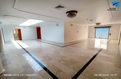 Apartment - 6 Bedrooms - 6 Bathrooms for rent in Al Juffair - Capital Governorate