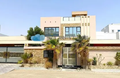 فيلا - 5 غرف نوم - 8 حمامات للبيع في جو - المحافظة الجنوبية