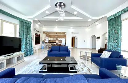 Apartment - 3 Bedrooms - 2 Bathrooms for rent in Al Juffair - Capital Governorate