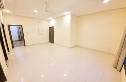 Apartment - 2 Bedrooms - 3 Bathrooms for rent in Mahooz - Manama - Capital Governorate