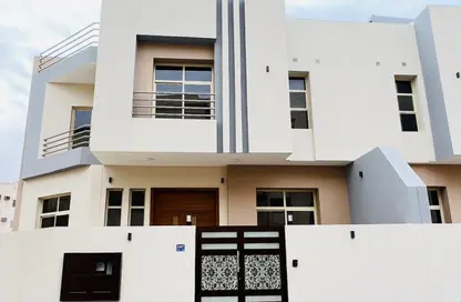 Villa - 4 Bedrooms - 5 Bathrooms for sale in Tubli - Central Governorate