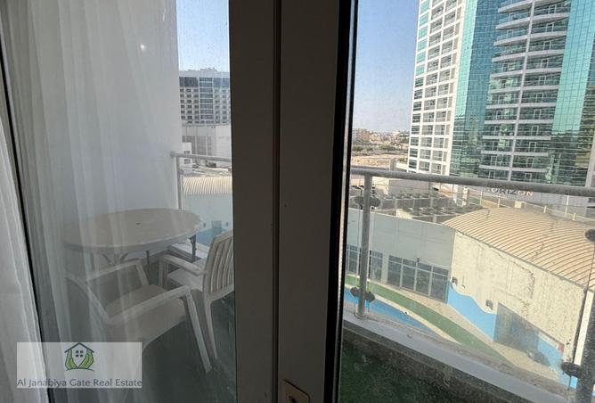 851657 - Property Image 2