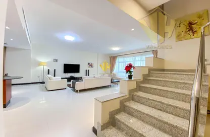 Apartment - 2 Bedrooms - 3 Bathrooms for rent in Busaiteen - Muharraq Governorate