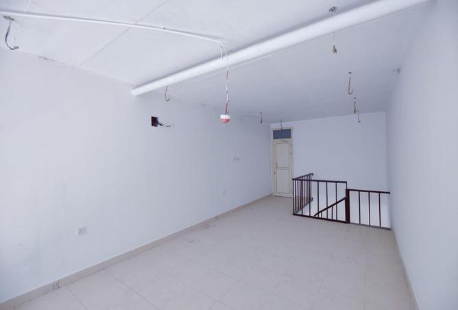 951818 - Property Image 3