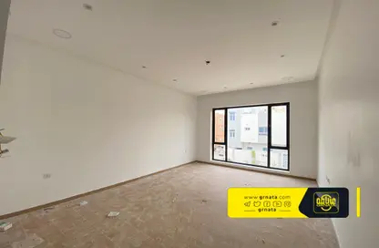 Empty Room image for: Villa - 3 Bedrooms - 3 Bathrooms for sale in Bani Jamra - Northern Governorate, Image 1