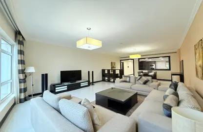 Apartment - 2 Bedrooms - 3 Bathrooms for rent in Al Juffair - Capital Governorate