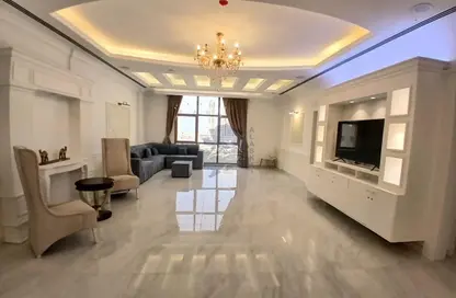 Apartment - 3 Bedrooms - 3 Bathrooms for rent in Sanabis - Manama - Capital Governorate