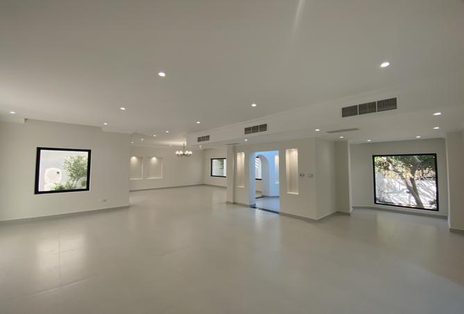 956278 - Property Image 2
