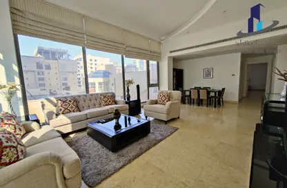 Apartment - 2 Bedrooms - 3 Bathrooms for rent in Al Juffair - Capital Governorate