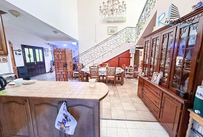 955469 - Property Image 2