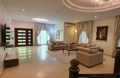 Living Room image for: Villa - 3 Bedrooms - 4 Bathrooms for rent in Hidd - Muharraq Governorate, Image 1